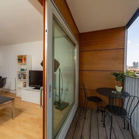 Room With Private Bathroom In A Modern Two Bedroom Two Bathroom Flat Londres Exterior foto